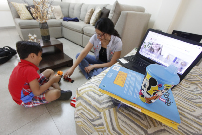 Situación. Hay mamás jóvenes que buscan culminar formación académica, pero muchas no tienen esa opción.