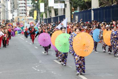 La Colonia China fue representada, entre otros, por las alumnas de "The Talent Factory, una academia de danza de Santa Rosa - El Oro.