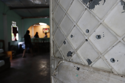 Un adolescente, de 14 años, hijo de dos de los fallecidos también resultó herido de bala