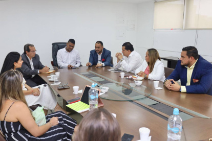 La presidenta del CNE, Diana Atamaint, visitó la Delegación del Guayas.