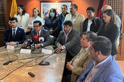 Como histórico calificaron tanto trabajadores como empleadores este encuentro para buscar salidas conjuntas para el IESS.