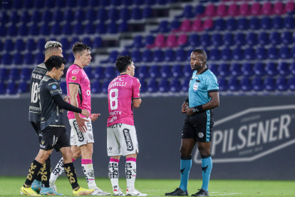 Campeonato de la primera categoría de la Liga Pro 2022, INDEPENDIENTE VS TÉCNICO UNIVERSITARIO, disputado en el Estadio Banco de Guayaquil.
Fotos: Rolando Enríquez/ API
Sangolquí, Lunes 10 de octubre de 2022