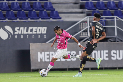 Independiente del Valle (i) fue sorprendido por Técnico Universitario, en la fecha 13