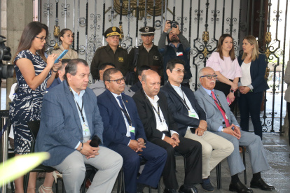 Encuentro. Ayer fueron invitados al Palacio de Carondelet, los representante de distintos gremios de transportistas.