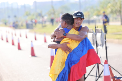 David Hurtado (Izq) y Daniel Pintado (Der) consiguieron las medallas de oro y plata para Ecuador.