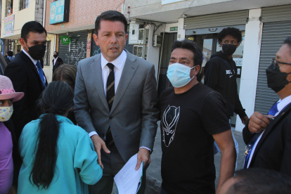 El 12 de septiembre de 2022, el ministro de Gobierno, Francisco Jiménez presentó las preguntas a la Corte Constitucional para su análisis de constitucionalidad.