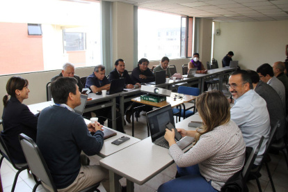 Hoy la mesa se reunió y firmaron el acta de cierre en horas de la tarde.