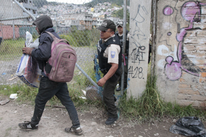Quito. La Policía realiza en las últimas horas operativos para evitar nuevos delitos en las laderas de la quebrada