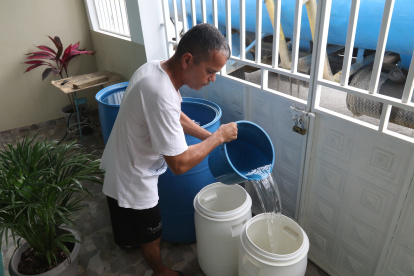 Provisión. En gran parte, los habitantes se abastecen por tanqueros.