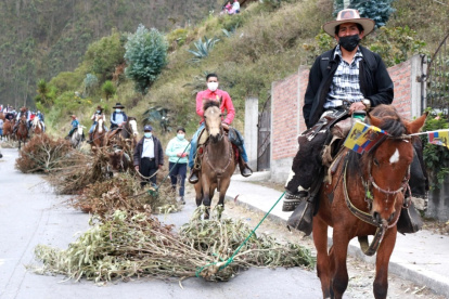 Las fiestas de San Francisco de Asís del monte de Cedral se cumplen a inicios de octubre. Los festejos mezclan el calendario ritual andino con cultos cristianos