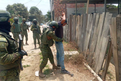 Durante el estado de excepción, las Fuerzas Armadas realizaron operativo en conjunto con la Policía Nacional.