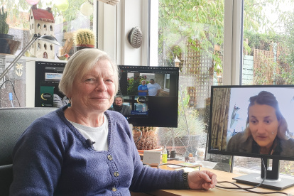 Joy Milne, y en la pantalla del ordenador la investigadora Perdita Barran.