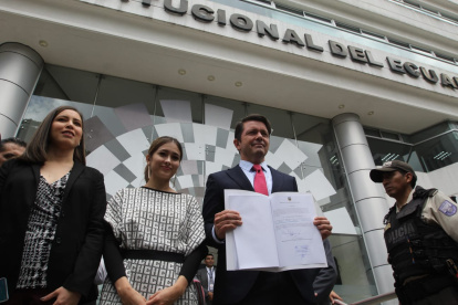 El ministro de Gobierno, Francisco Jiménez, presentó la pregunta sobre el CPCCS on algunas modificaciones.