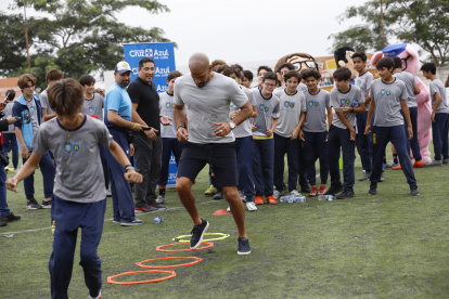 La Bruja participó de manera activa en la clínica con los estudiantes de ambos planteles.