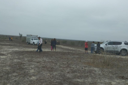 Personal de la Policía llegó al sitio para investigar el hecho.