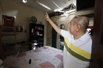 CASA DONDE CAYÓ LA RUEDA DEL TREN DE ATERRIZAJE DE LA AVIONETA EN SAUCES 1, 19 DE OCTUBRE  DEL 2022- AMELIA ANDRADE Guayaquil-Ecuador Agencia (Ag-ecpreso)