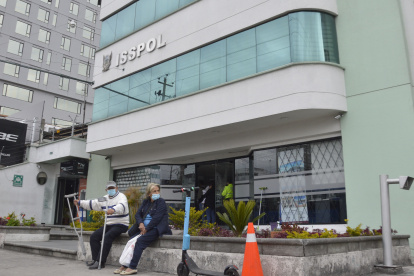 Edificio del ISSPOL en Quito.