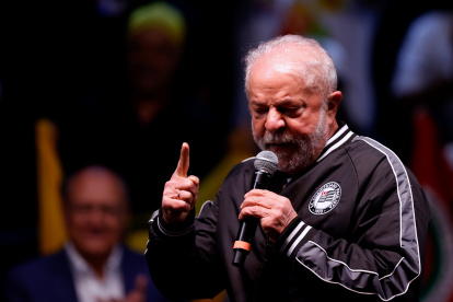Lula Da silva, pide no bajar la guardia: "La elección está muy pareja y muy disputada"