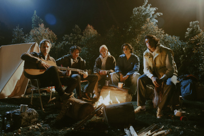 El videoclip fue rodado en las afueras de la ciudad de Bogotá.