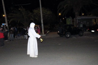 Recorrido. La tradición consiste en recorrer las 59 esquinas del pueblo llamando a las almas.