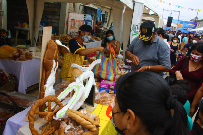 Cadeate. La gran feria del pan es el mayor acontecimiento en esta comuna de la península de Santa Elena.