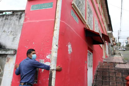 Ícono. Esta casa, en la Canadá y La Habana, puede ser abrazada. Es una muestra de cómo sacar ventaja al pequeño espacio de tierra.