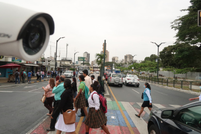 Trabajo. La propuesta abarca a sectores bancarios y comerciales, y los que tienen mayor concurrencia.