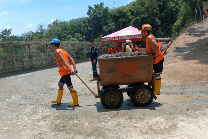Las autoridades se encuentran desarrollando labores de búsqueda y rescate.