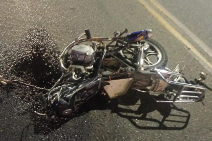 Los cadáveres de las cuatro víctimas quedaron sobre la calzada, junto a las motocicletas.