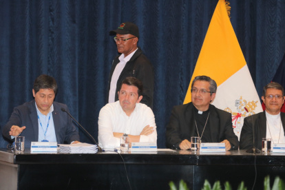 Solución. La ejecución de ofrecimientos desde el Gobierno es la salida