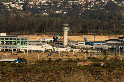 Fotografía de archivo fechada el 28 de julio del 2020 del Aeropuerto Internacional Mariscal Sucre, en Quito (Ecuador).