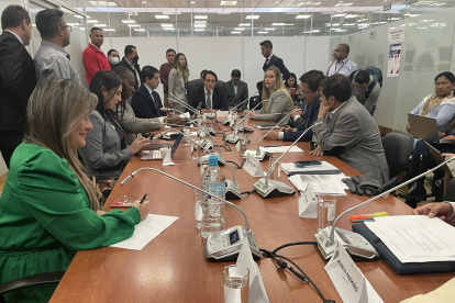 Proceso. Comisión de Fiscalización reunida en el cuarto día de comparecencias por el juicio político a los vocales del CPCCS.