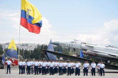 Desfile. Durante el evento de la Fuerza Aérea hubo desfile de oficiales y aerotécnicos.