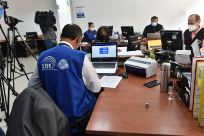 Referencia. El Consejo Nacional Electoral (CNE) inició el proceso de notificación a los miembros de la junta receptora del voto.