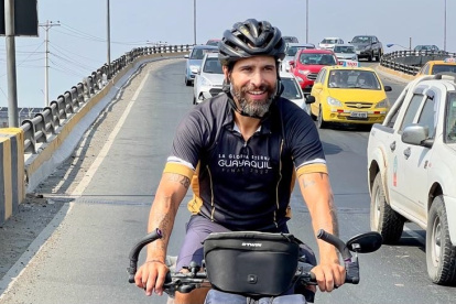 Diego Salgado estuvo ayer visitando distintos puntos turísticos de Guayaquil. Él estará en la final.