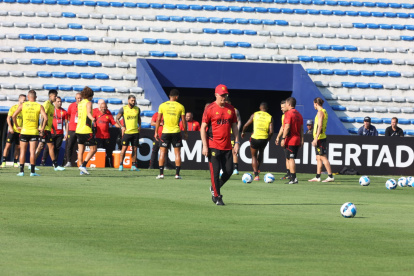 Entrenamiento del Flamengo en el estadio Capwell.