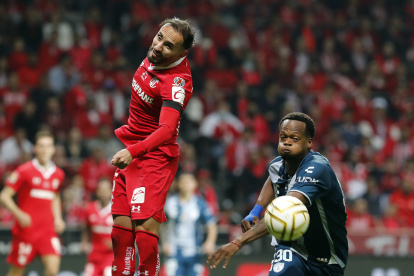 Romario Ibarra marcó dos goles en el partido de ida de la final del fútbol mexicano