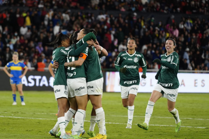 Las jugadoras de Palmeiras festejan tras el tercer gol en la final ante Boca Júniors.