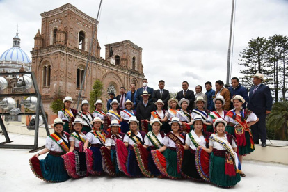 Cuenca. Las 21 aspirantes a la corona de Chola Cuencana recorren en estos días los diversos sitios históricos de la ciudad y de la provincia.