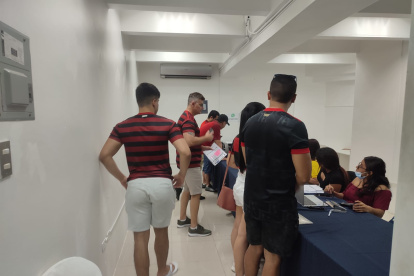 Las boleterías del centro comercial Albán Borja siguen recibiendo a los aficionados que buscan una entrada para ver el partido