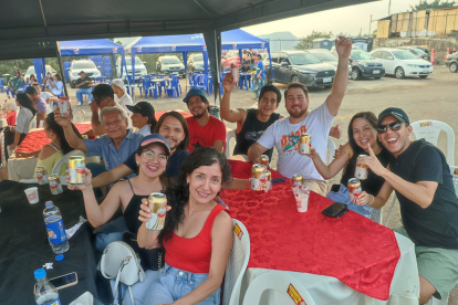 Decenas de extranjeros se reunieron para ver la final de la Libertadores. Hinchas del Flamengo planean celebrar a lo grande en la ciudad