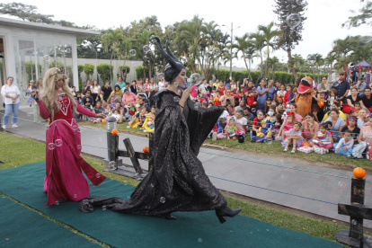 Actuación. Se realizó un show para los niños.