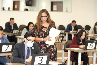 El proceso se realizó en dos grupos con la presencia de una notaria del cantón Quito.