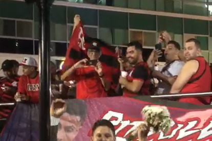 Las Peñas. Los casados gozaron de la improvisada fiesta con los brasileños.