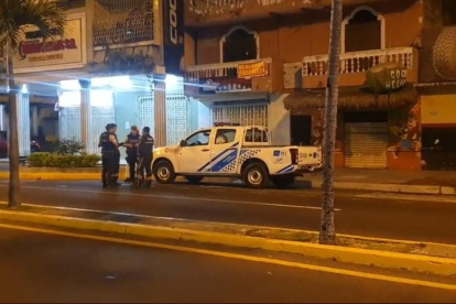 Los policías se encontraban en una Unidad de Policía Comunitaria, en las calles 17 y Cuenca.