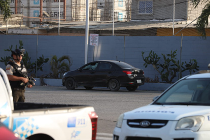Coche bomba en la gasolinera Terpel de la av. 25 de julio.