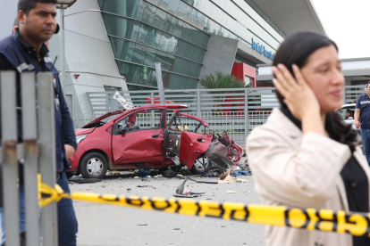 Atentado. En la terminal terrestre de Pascuales, Guayaquil, dejaron un coche bomba.