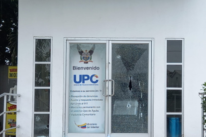 Uno de los agentes reveló que los delincuentes llegaron en un vehículo y que uno de ellos fue asesinado cuando pretendía disparar en contra de sus compañeros