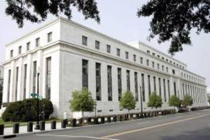 La subida de intereses seguirá fortaleciendo al dólar.