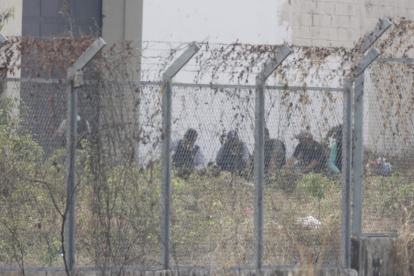 En el centro penitenciario, no se escuchaban balas ni detonaciones a las 18:00. Sin embargo, se observaba traslado de personas heridas en ambulancia.
